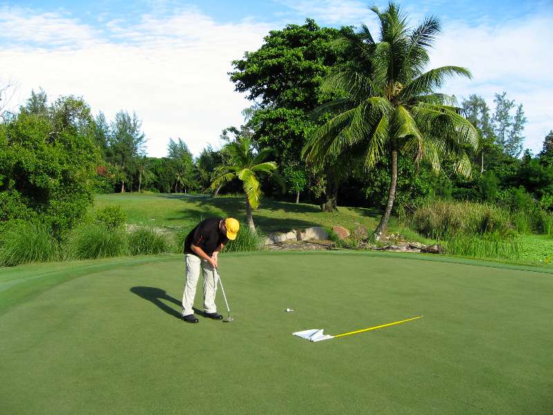 Lemura-Golf (Seychellen) Perfekte Greens Perfekte Greens Lemura Golfcourse Seychellen Insel Praslin